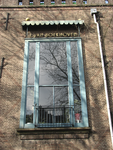 905539 Afbeelding van het baldakijn met de letters 'J. van Boekhoven' op de aan de Breedstraat gelegen gevel van de ...